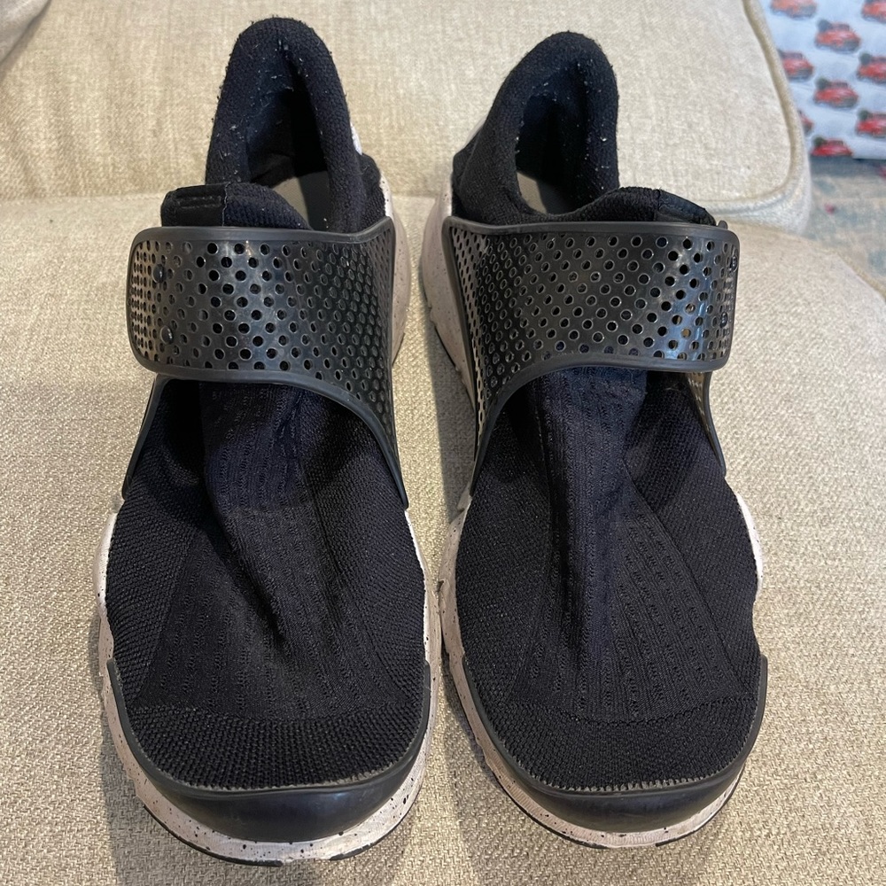 Men’s Size 10 Nike Sneakers